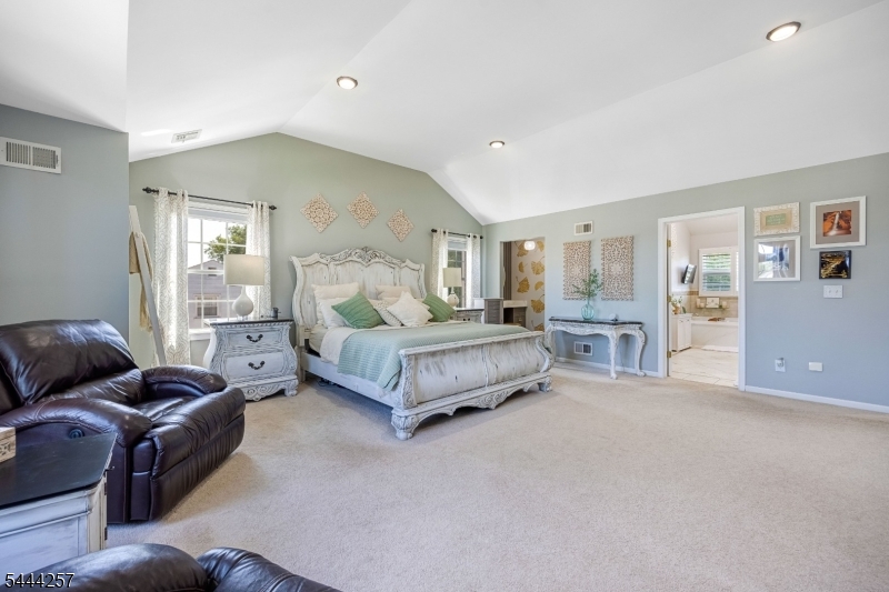 8 Ferndale Pl Property Photo 25