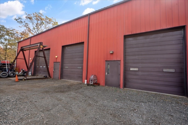 865 Burnt Meadow Rd Property Photo 2