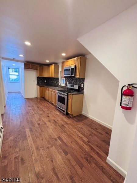 41 Cedar St Property Photo 5