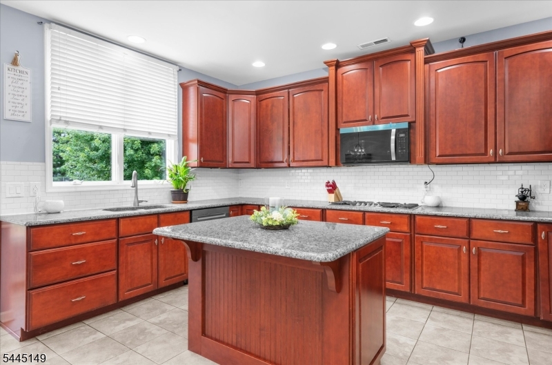 1 Tanager Dr Property Photo 12