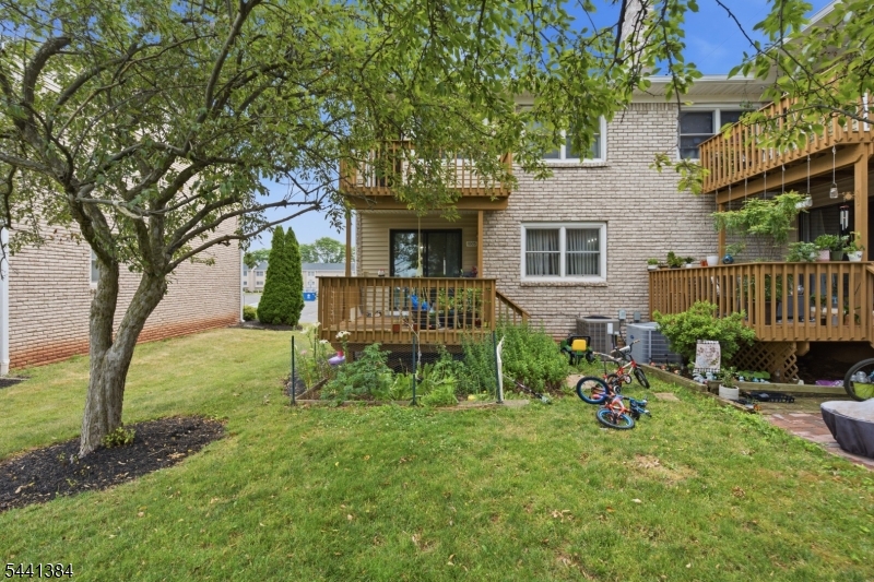 1005 Robin Rd Property Photo 7