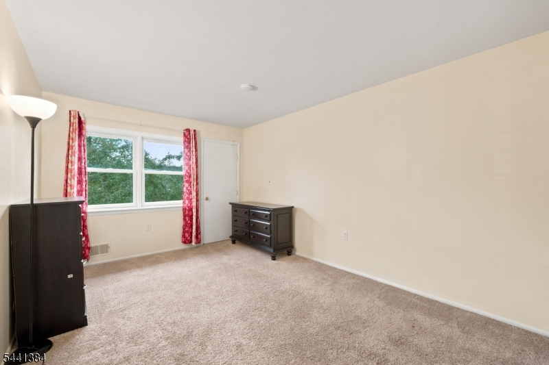 1005 Robin Rd Property Photo 8