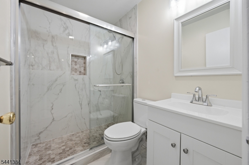 1005 Robin Rd Property Photo 12