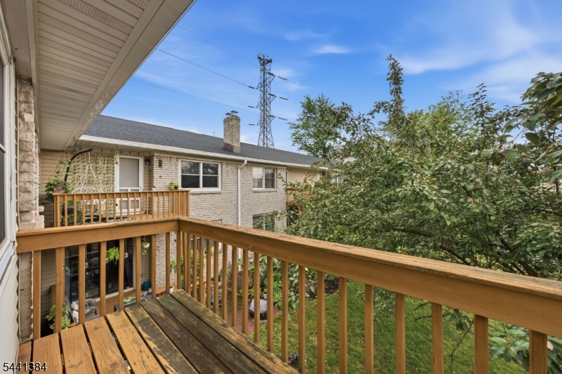1005 Robin Rd Property Photo 17