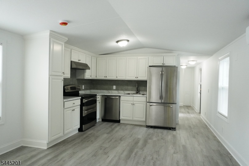 15 3rd St Property Photo 3