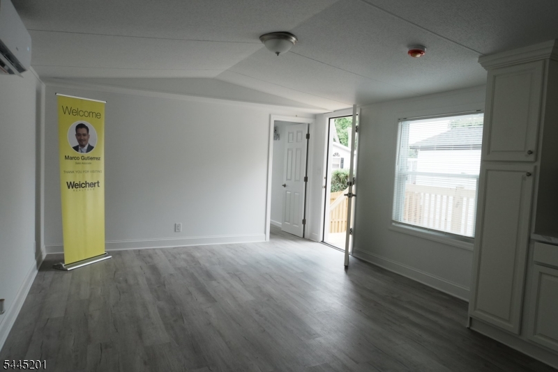 15 3rd St Property Photo 6