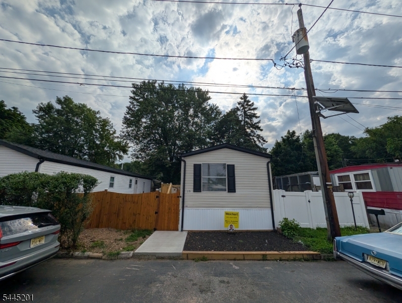 15 3rd St Property Photo 12