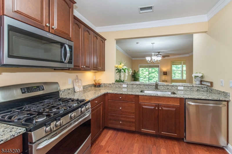 1305 Hale Dr 305 Property Photo 4