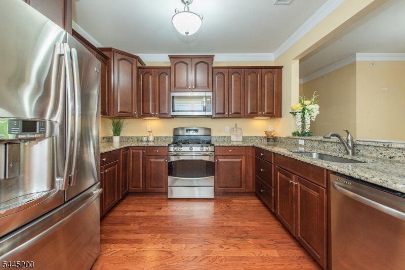 1305 Hale Dr 305 Property Photo 6