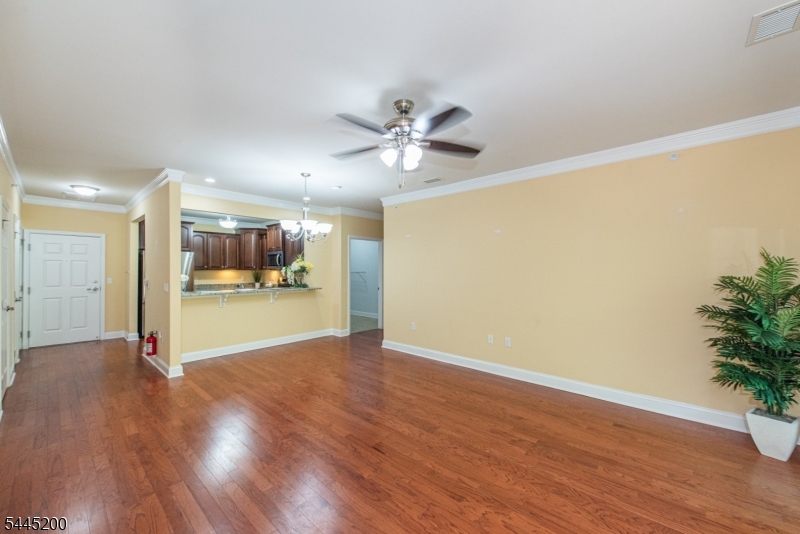 1305 Hale Dr 305 Property Photo 8