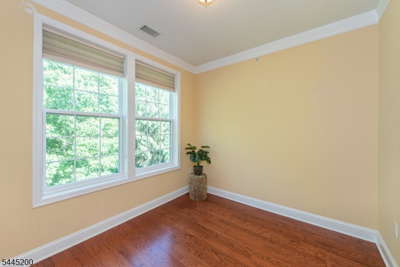 1305 Hale Dr 305 Property Photo 14