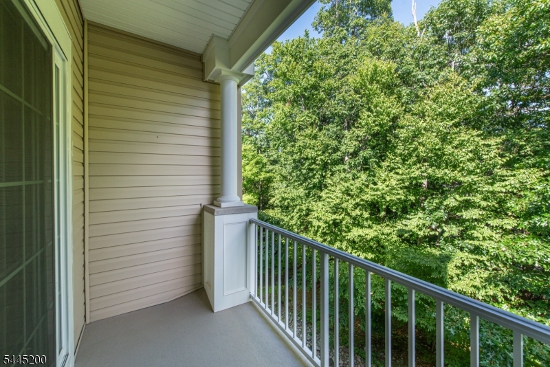 1305 Hale Dr 305 Property Photo 16