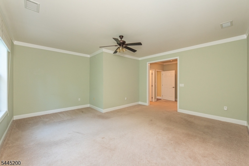 1305 Hale Dr 305 Property Photo 18