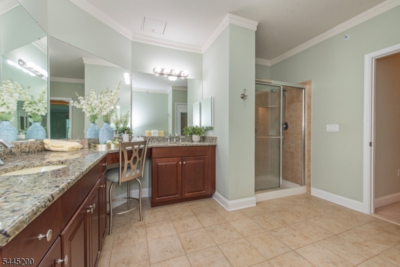 1305 Hale Dr 305 Property Photo 22