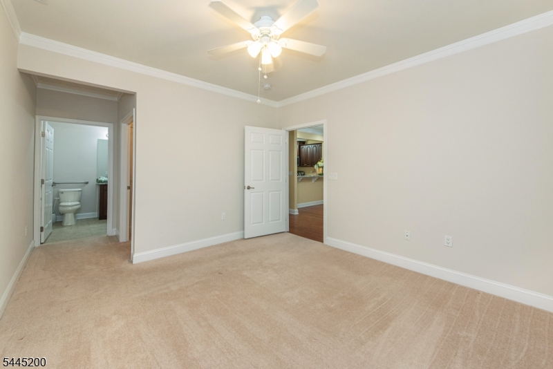 1305 Hale Dr 305 Property Photo 25