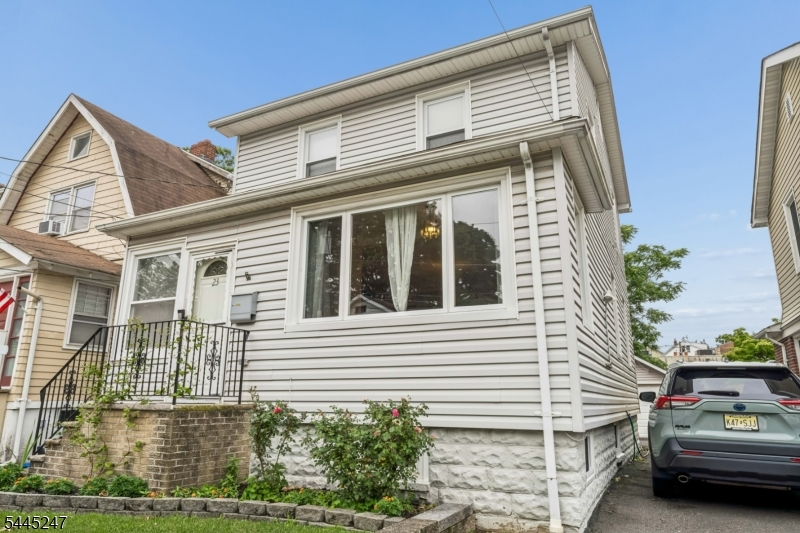 23 Princeton St Property Photo 1