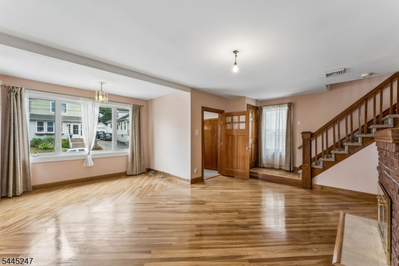 23 Princeton St Property Photo 5