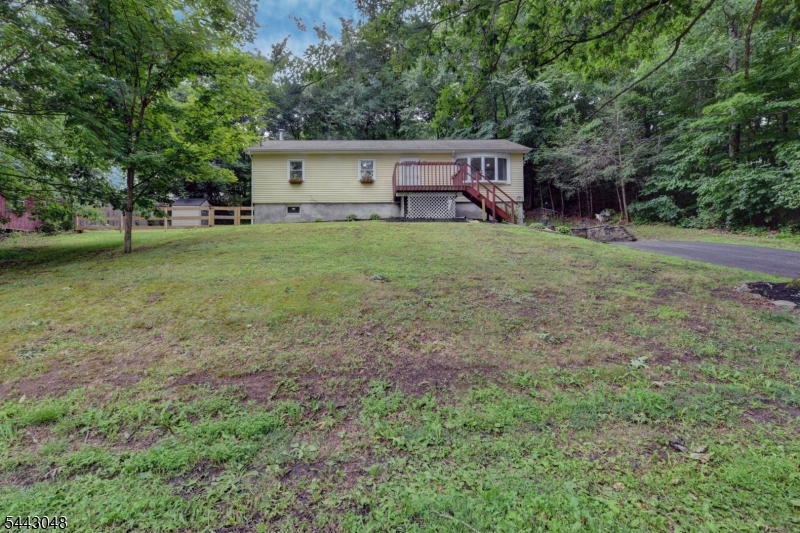 101 Old Clove Rd Property Photo 1