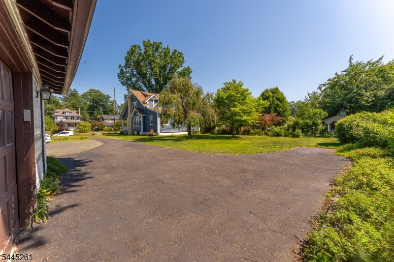 341 Mountainview Ter Property Photo 6