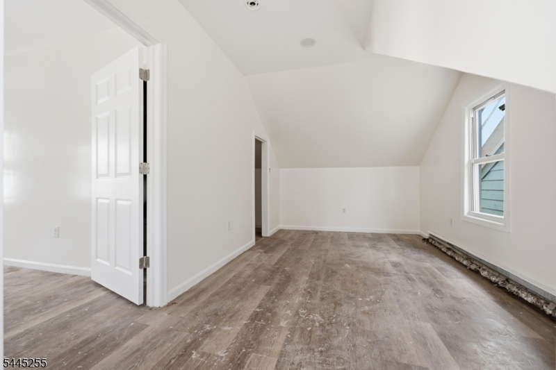 183 Graham Ave Property Photo 17