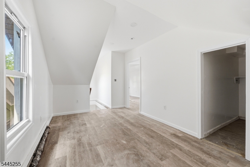 183 Graham Ave Property Photo 18
