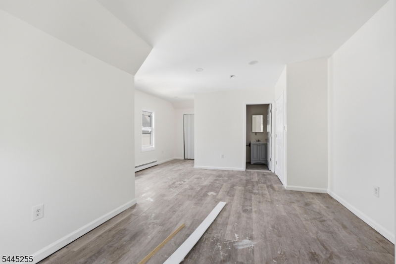183 Graham Ave Property Photo 19