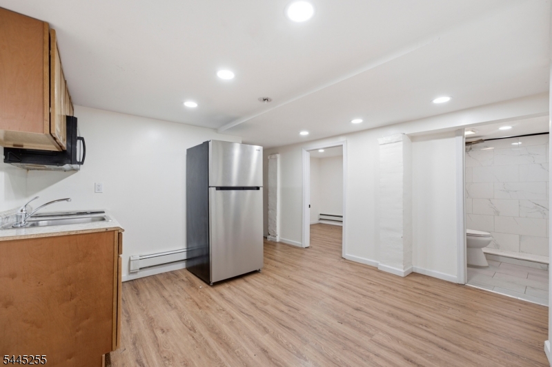 183 Graham Ave Property Photo 21