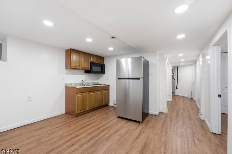 183 Graham Ave Property Photo 22