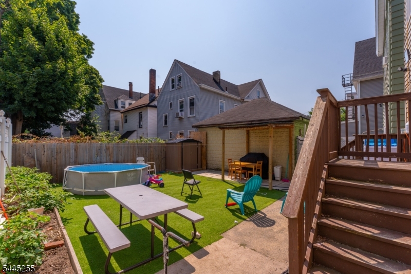 183 Graham Ave Property Photo 30