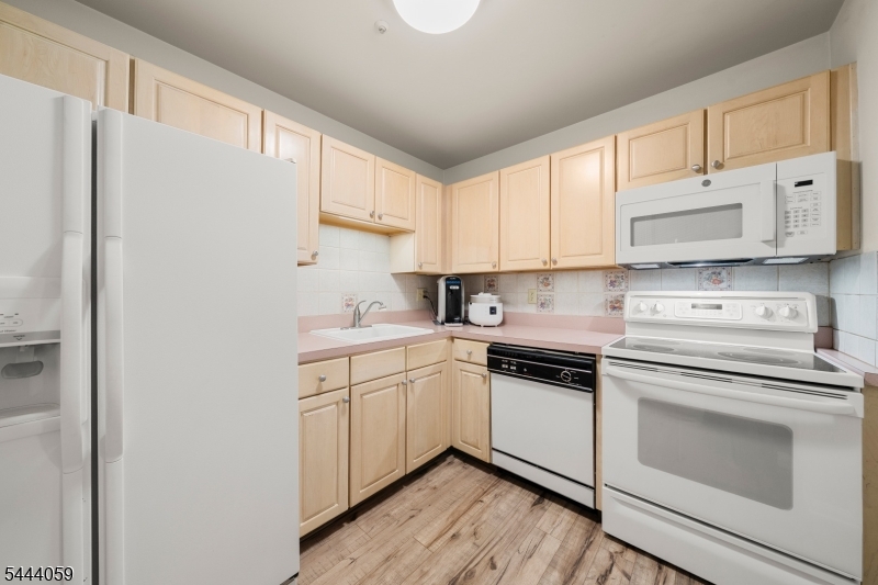273 Potomac Dr Property Photo 8