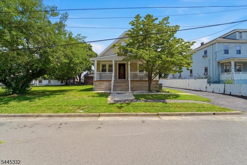 409 Hancock St Property Photo 1