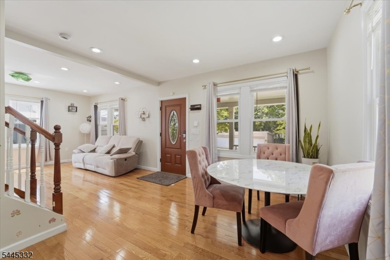 409 Hancock St Property Photo 16