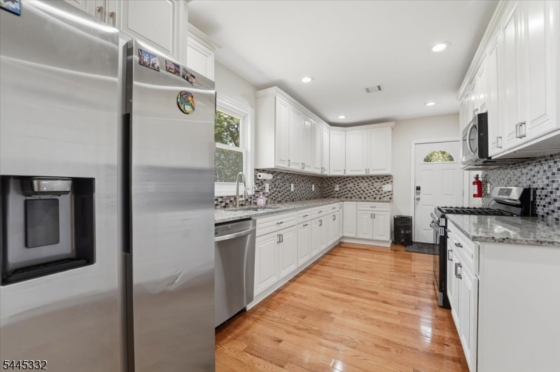 409 Hancock St Property Photo 19