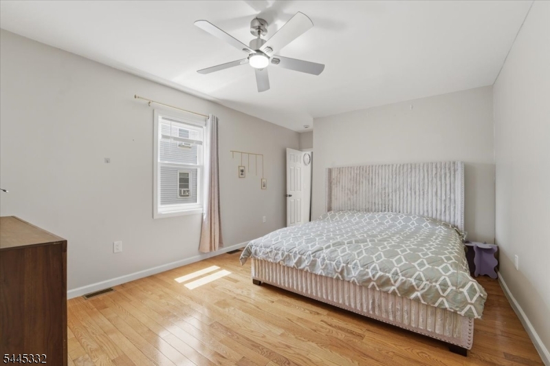 409 Hancock St Property Photo 23