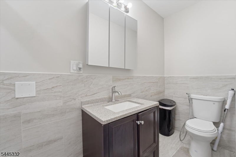409 Hancock St Property Photo 25