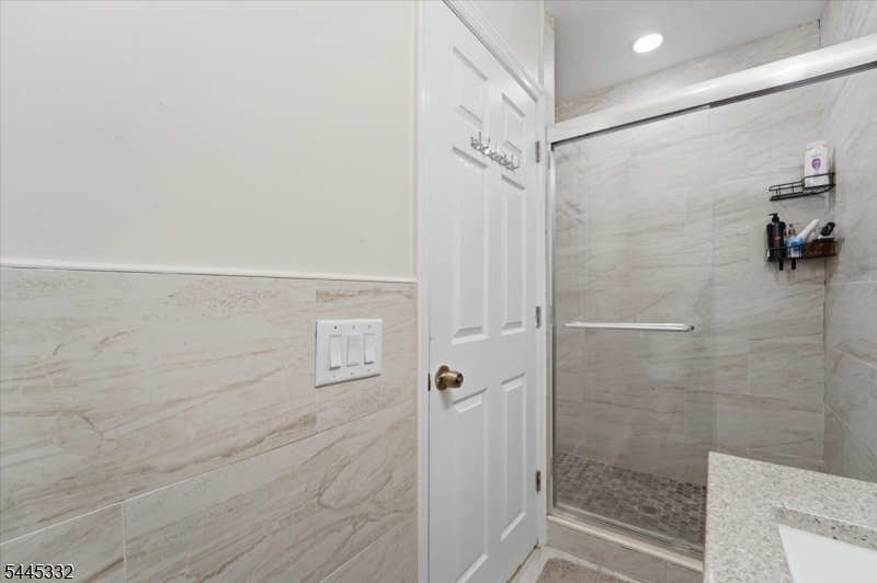 409 Hancock St Property Photo 26