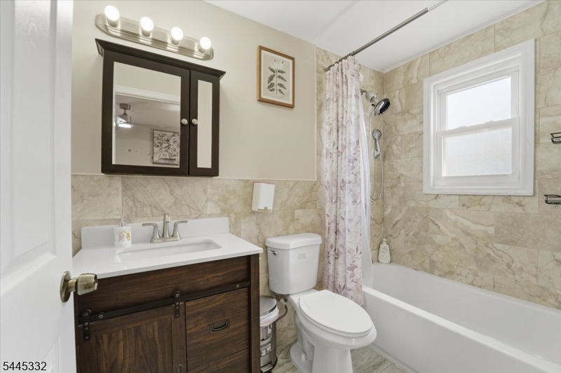 409 Hancock St Property Photo 32