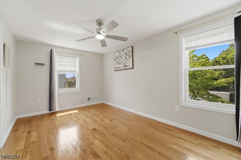 409 Hancock St Property Photo 33