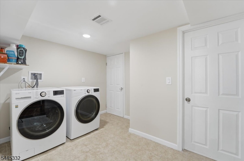 409 Hancock St Property Photo 34