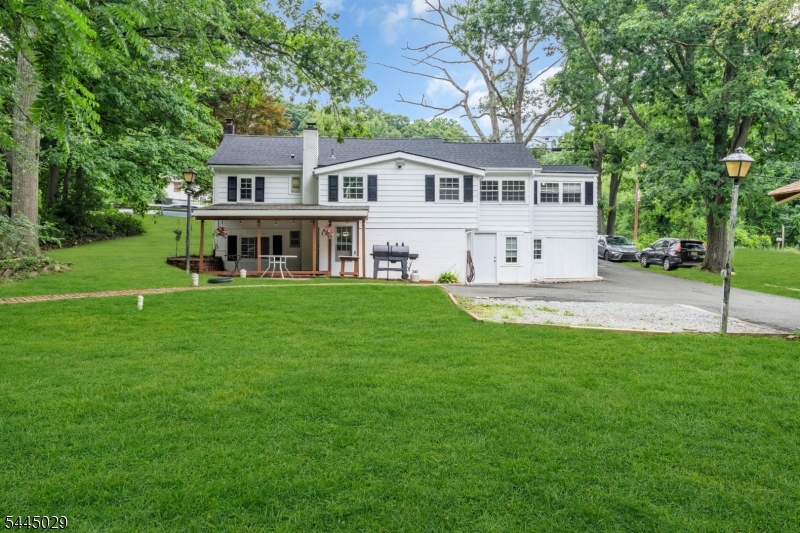 435 Us Highway 46 Property Photo 2