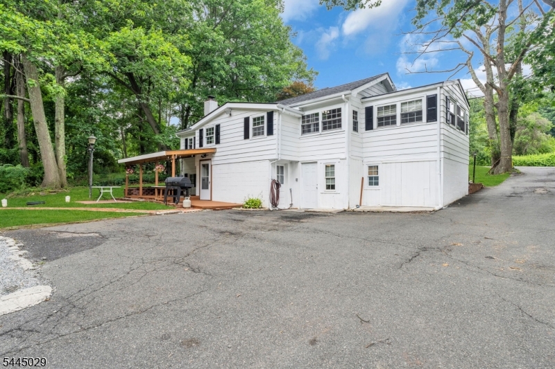 435 Us Highway 46 Property Photo 41