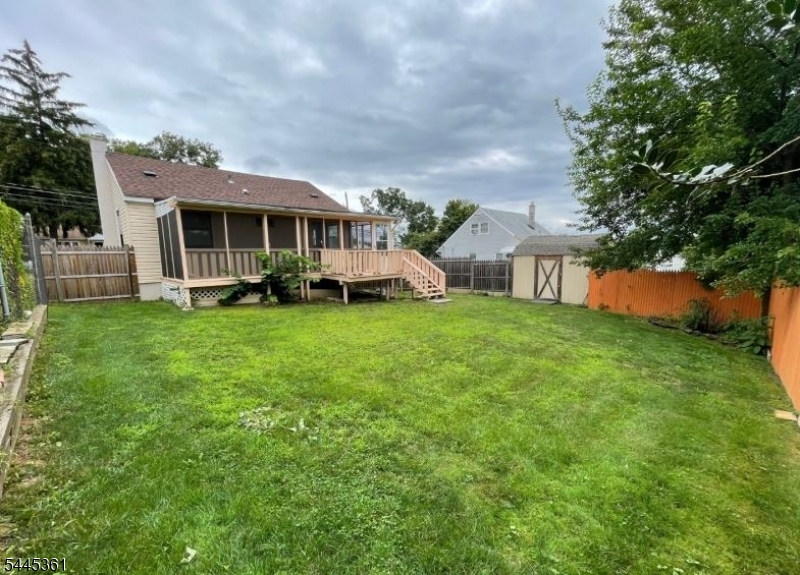 127 Lake Hiawatha Blvd Property Photo 1