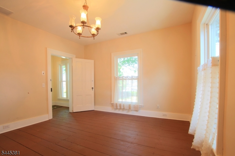 68 N Bridge St Property Photo 7
