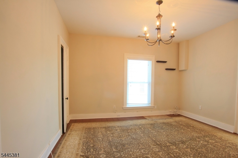 68 N Bridge St Property Photo 10