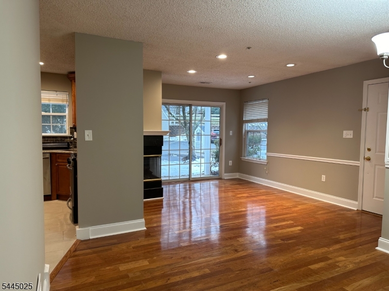 1047 Cambridge Court 1047 Property Photo 6