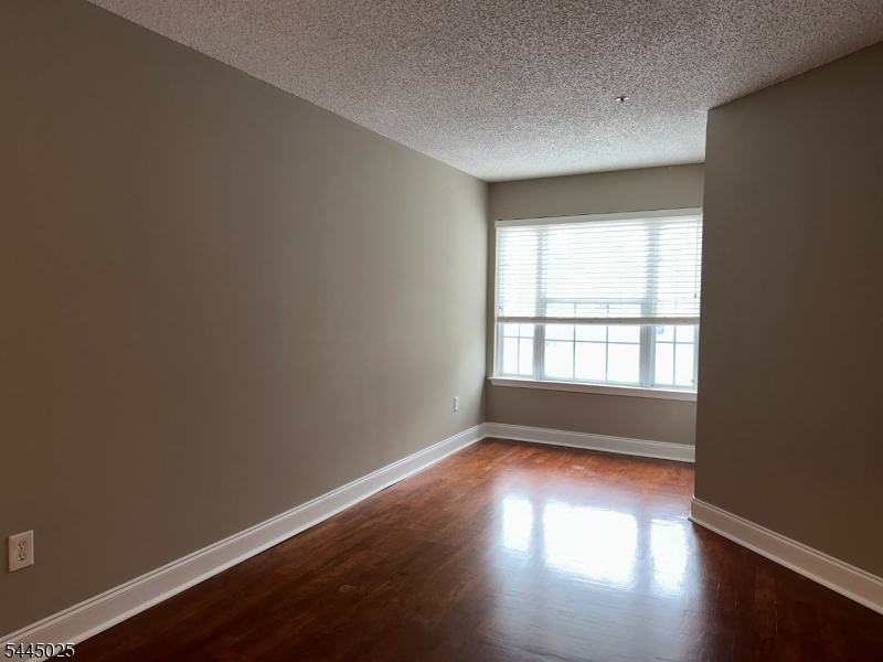 1047 Cambridge Court 1047 Property Photo 11