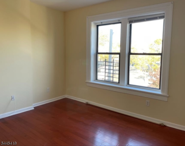 276 Morris Ave 2 Property Photo 1