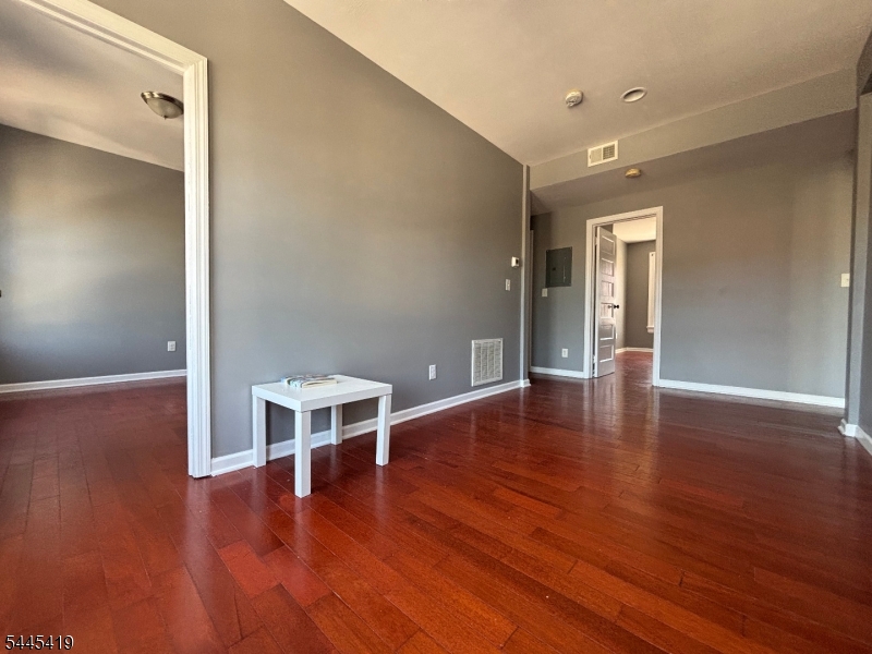 276 Morris Ave 2 Property Photo 1