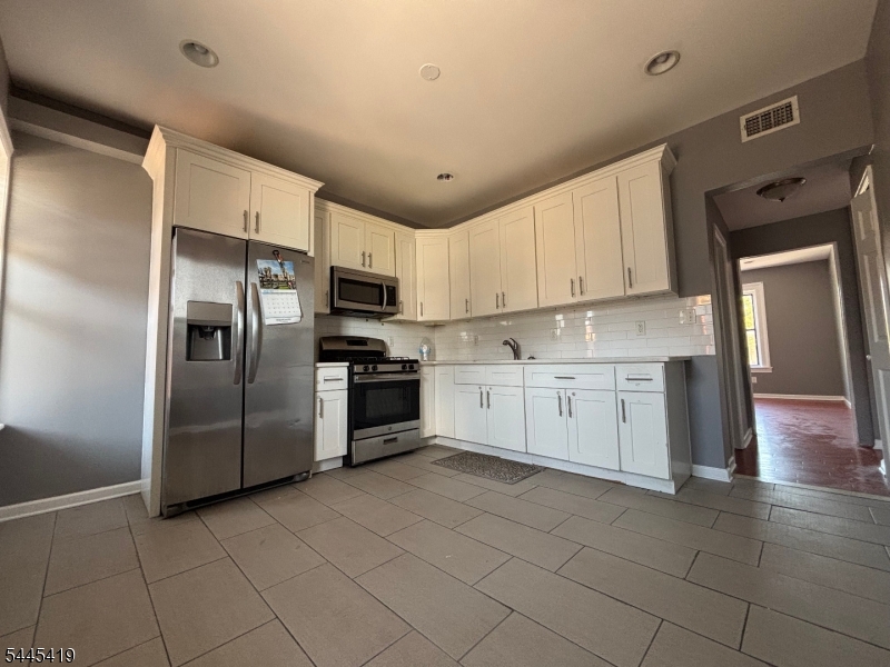 276 Morris Ave 2 Property Photo 2