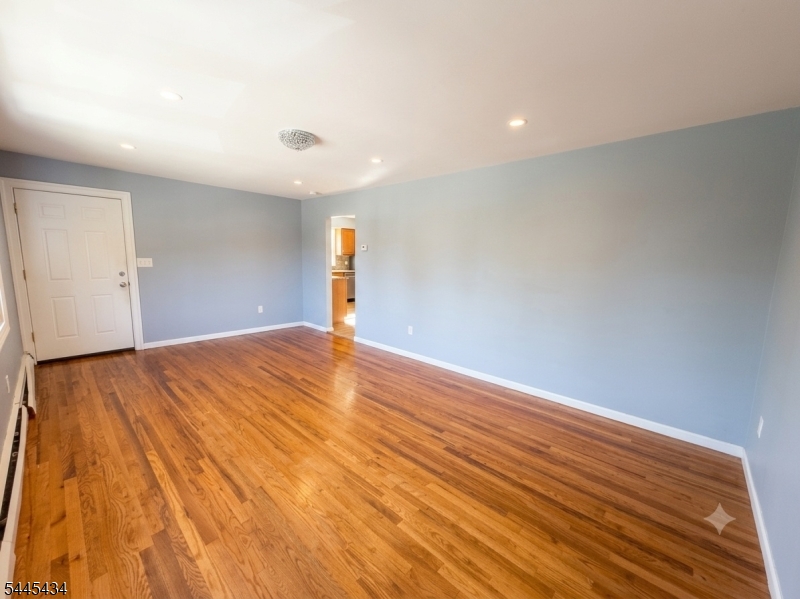 15 Wallace St 2 Property Photo 6